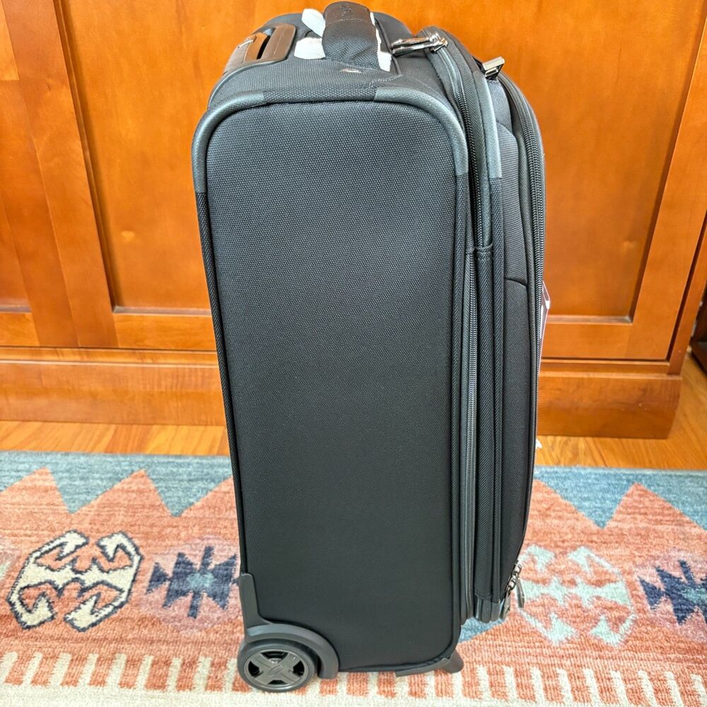 Travelpro PilotAir Elite 22 In. Expandable Luggage Black Rollaboard Blk NWT - Picture 5 of 7